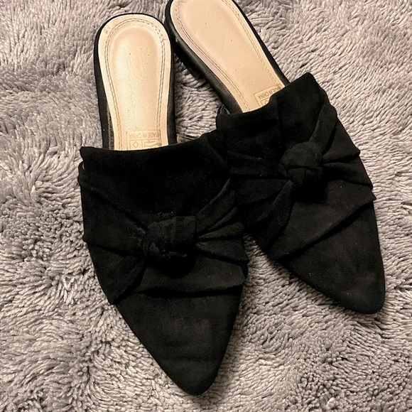 Shoes - Elegant Black Suede Mules with Knot Detail